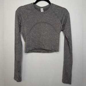 Lululemon Athletica Gray Fitted Long Sleeve Crop Top